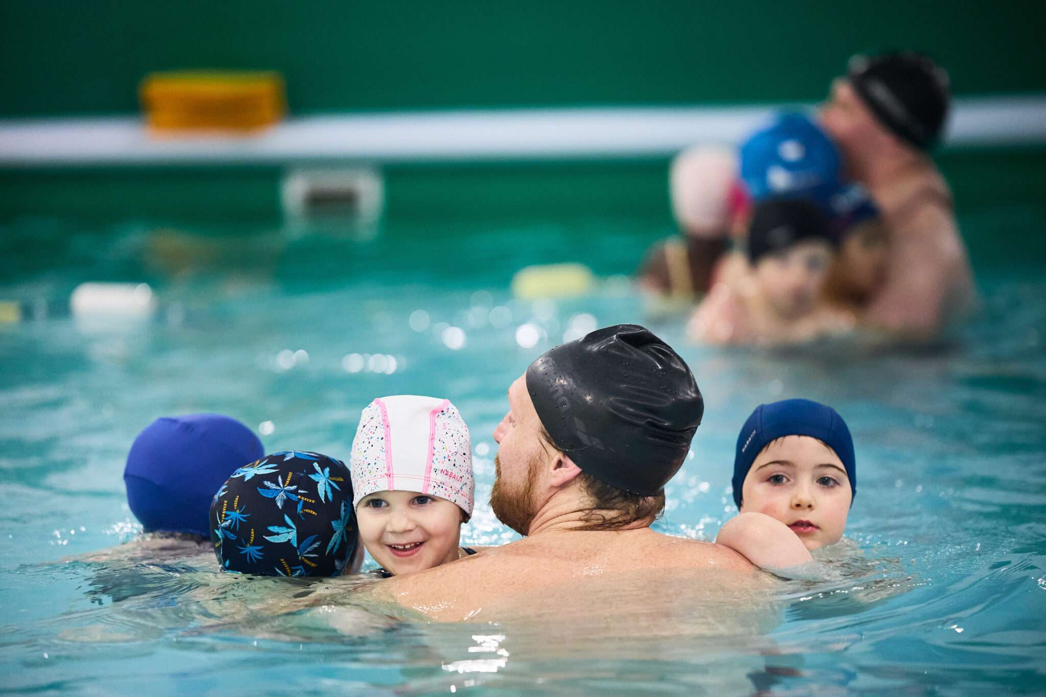 Instructeur et enfants
